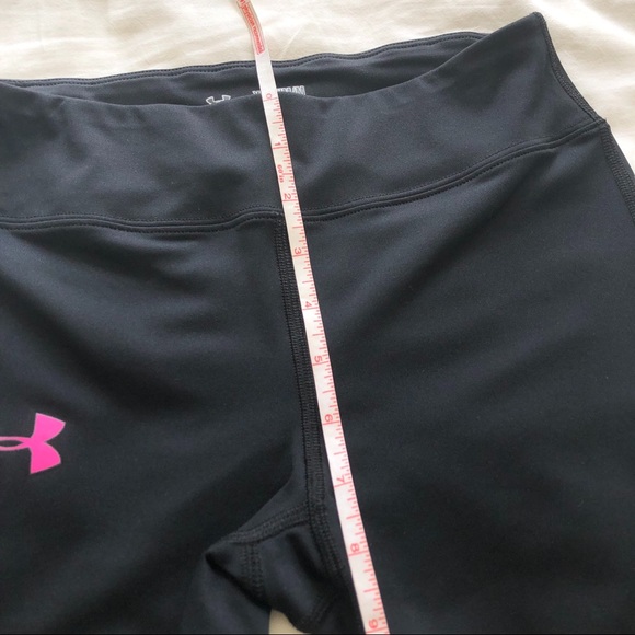 ❤️Black Under Armor Capri Leggings❤️ - Picture 6 of 7